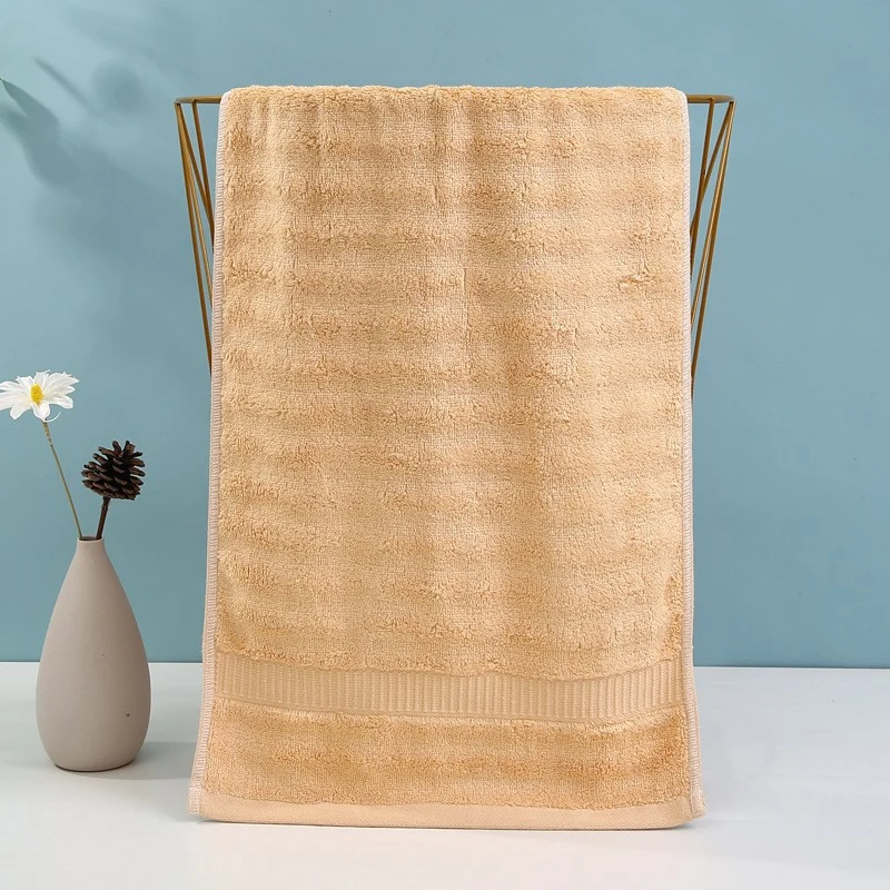 Hochwertiges Frottee-Badetuch mit eleganter Textur Skanto
