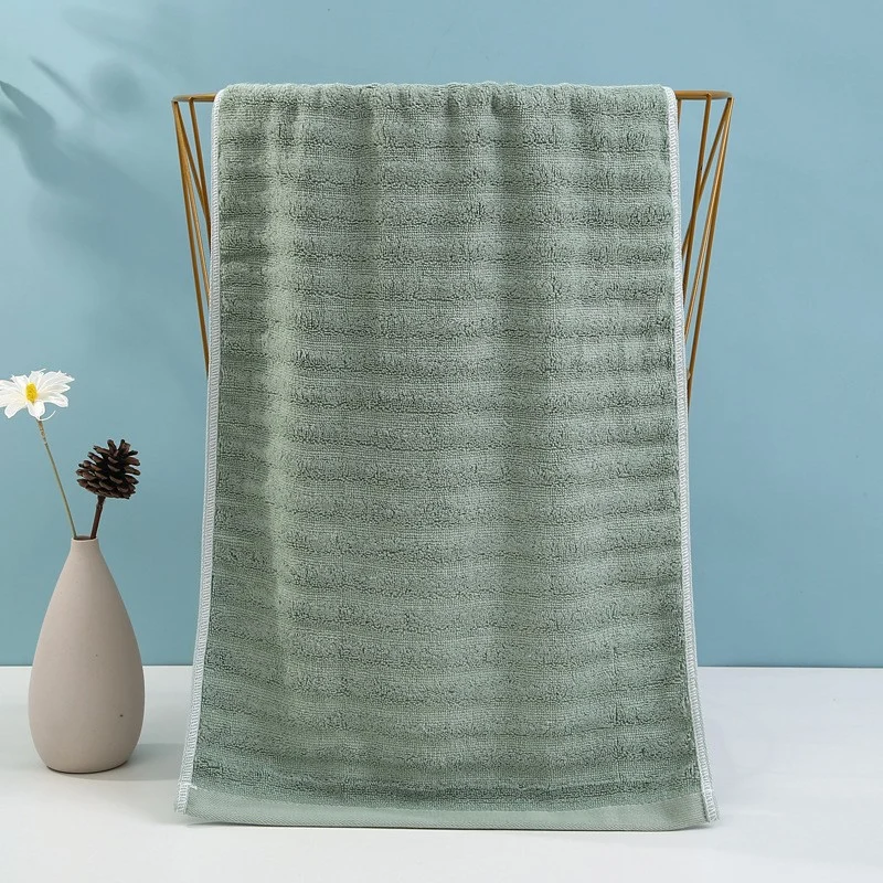 Hochwertiges Frottee-Badetuch mit eleganter Textur Skanto