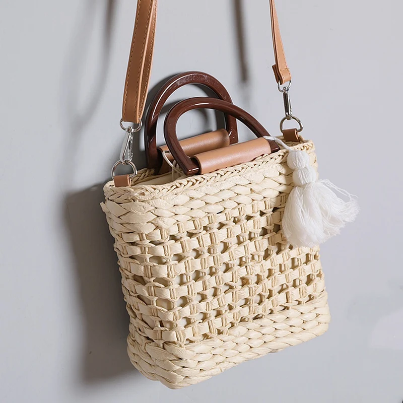 Handtasche mit abnehmbarem Schultergurt und Kunstlederdetails Skanto