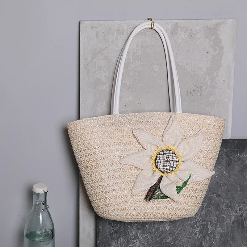 Strohtasche mit romantischem Blumendesign Skanto