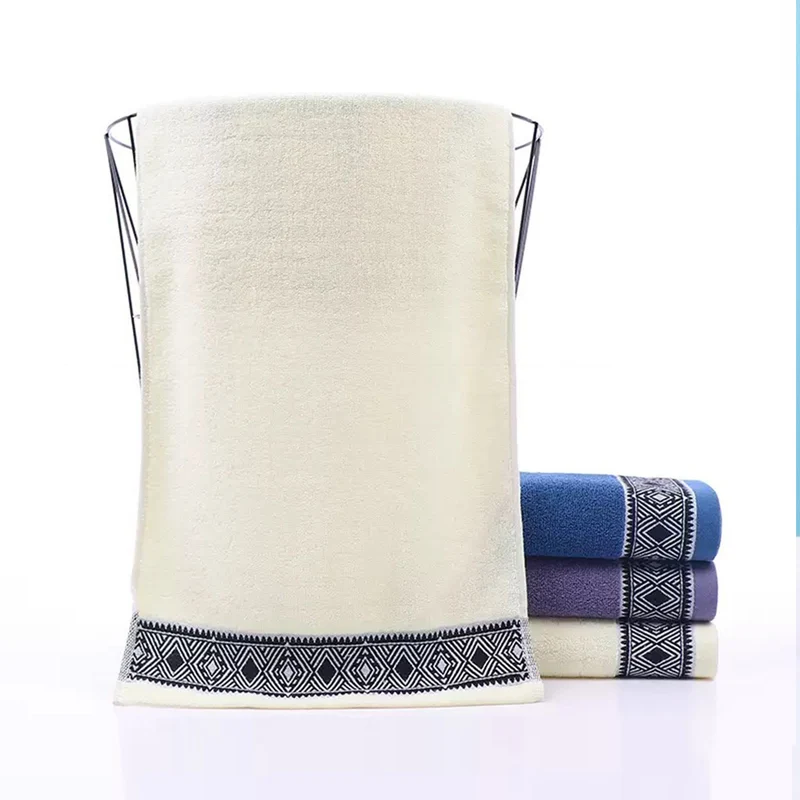 Frotteehandtuch-Set mit elegantem geometrischem Band Skanto