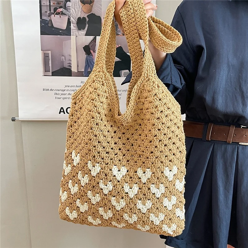 Handgeknüpfte Tragetasche im Herz-Design Skanto