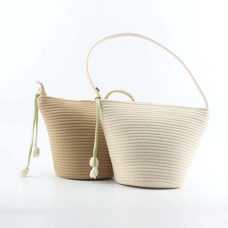 Handgemachte Handtasche im minimalistischen Design Skanto