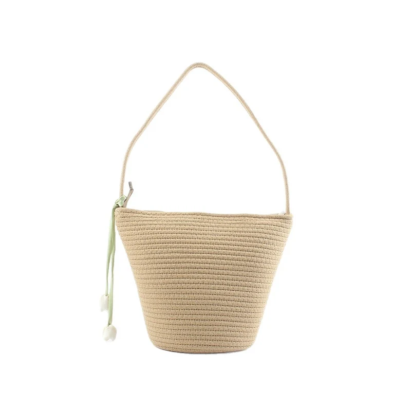 Handgemachte Handtasche im minimalistischen Design Skanto