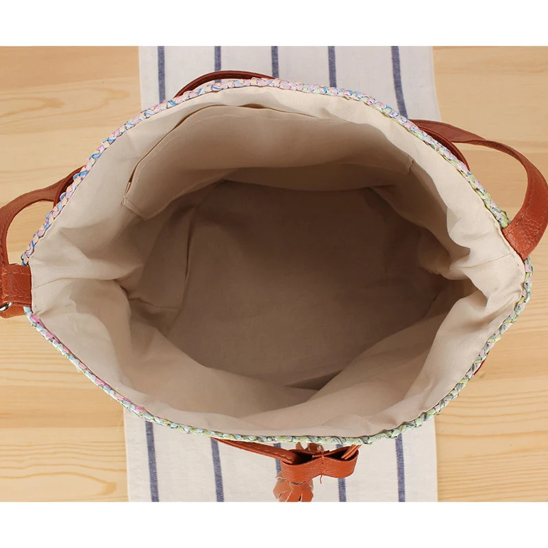 Skanto Umhängetasche aus handgewebtem Naturmaterial mit stilvollen Lederdetails Skanto