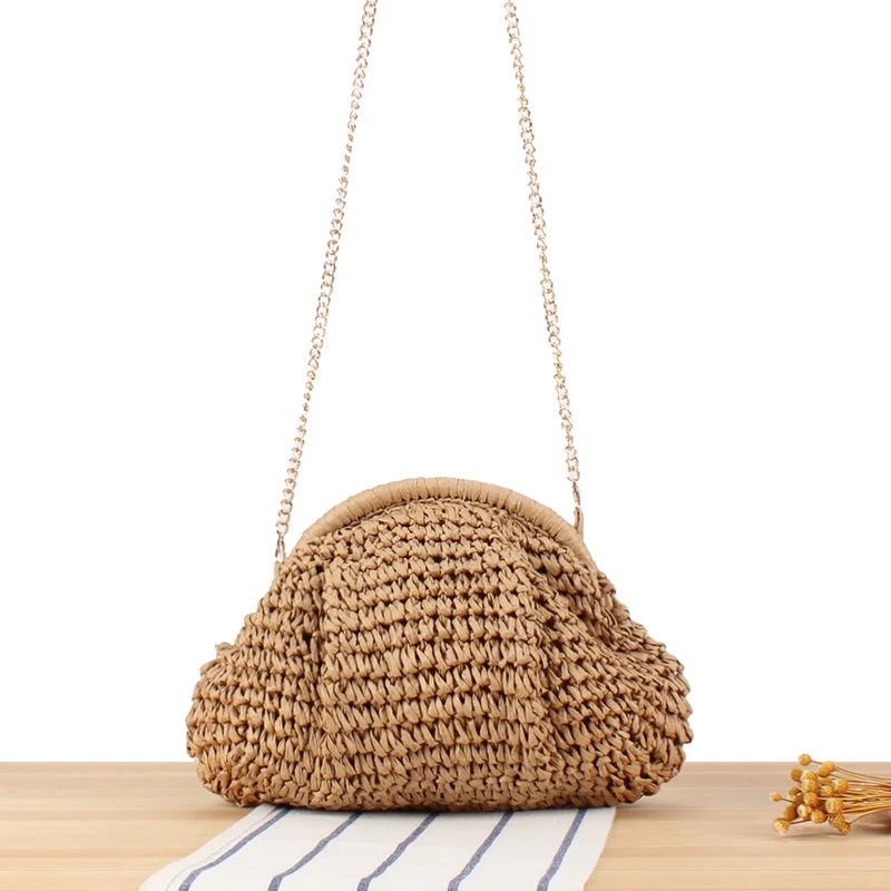 Schultertasche aus handgefertigten Naturfasern mit eleganter Kettenverzierung Skanto