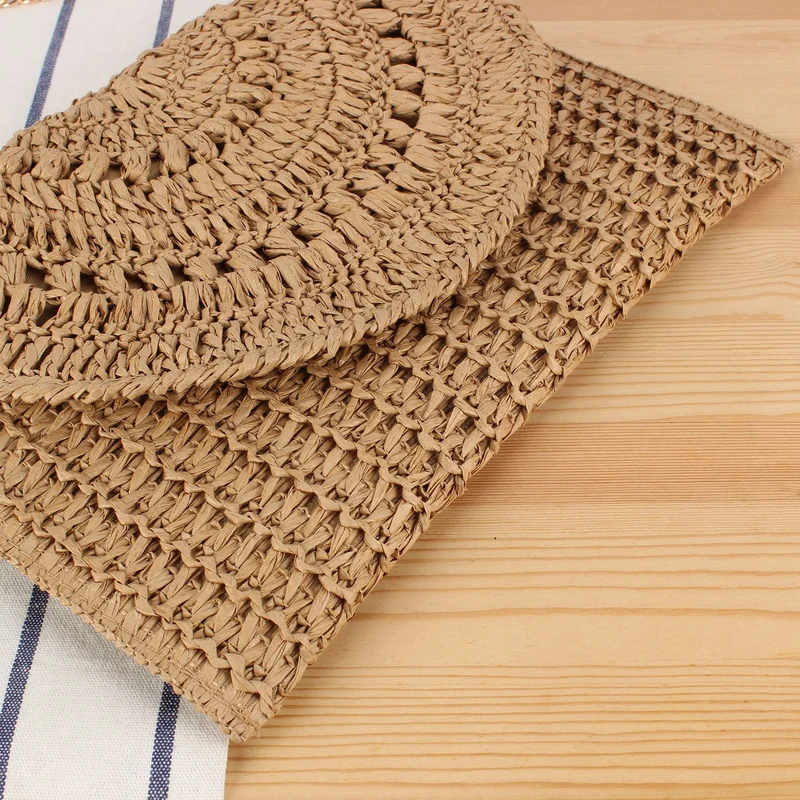 Gewebte Raffia-Handtasche mit elegantem Ketten-Detail Skanto