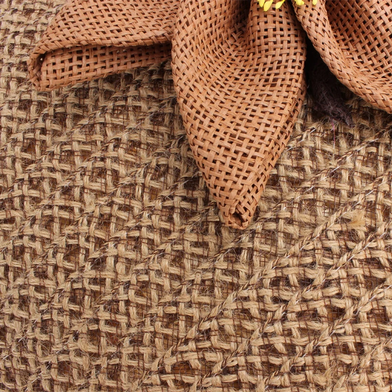 Handtasche mit floraler Applikation aus Naturmaterial Skanto