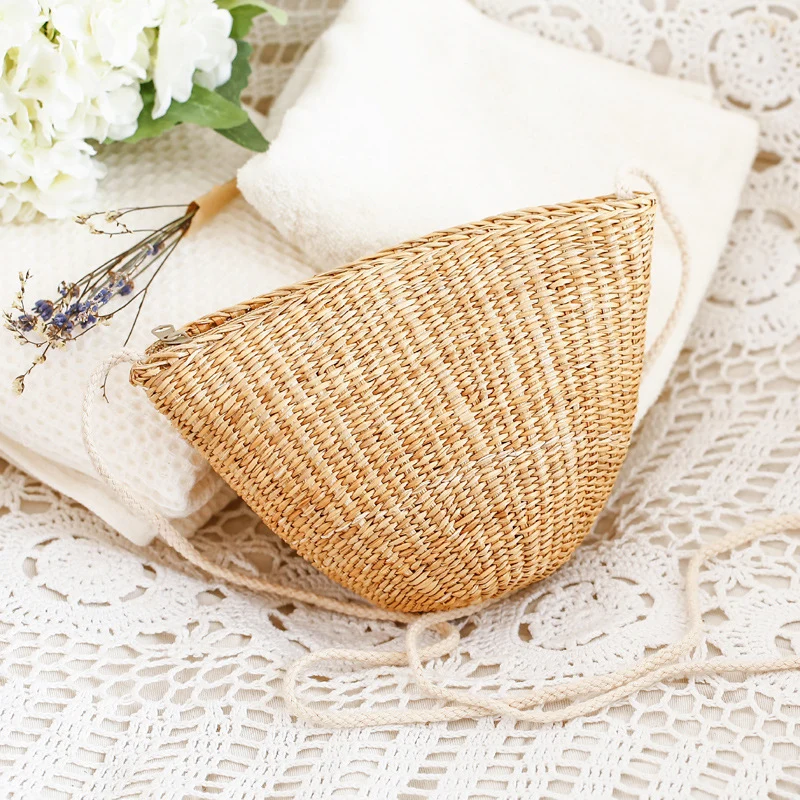 Moderne muschelförmige Handtasche Skanto