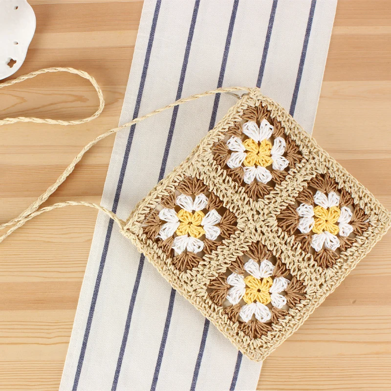 Handgeknüpfte Umhängetasche im floralen Design Skanto