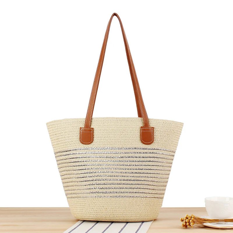 Strohtasche im modernen Streifen-Design Skanto