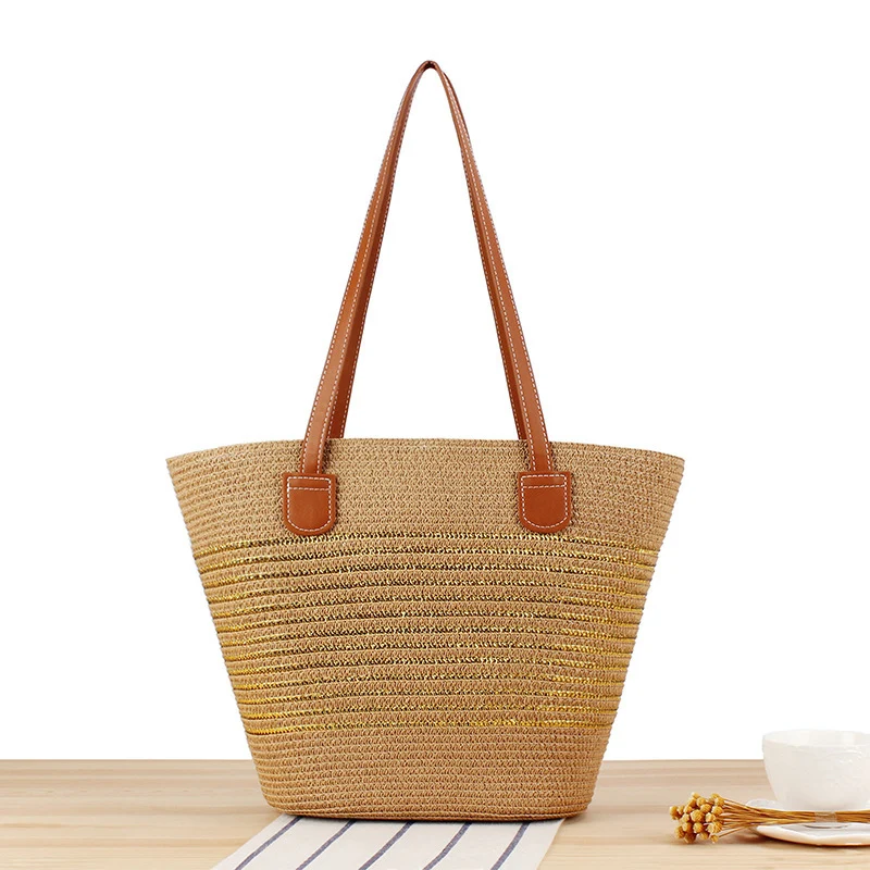 Strohtasche im modernen Streifen-Design Skanto