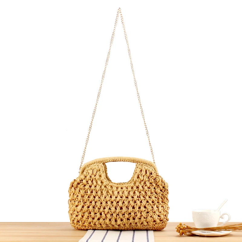 Handtasche aus natürlich beschichtetem Flechtmaterial mit elegantem Kettendetail Skanto