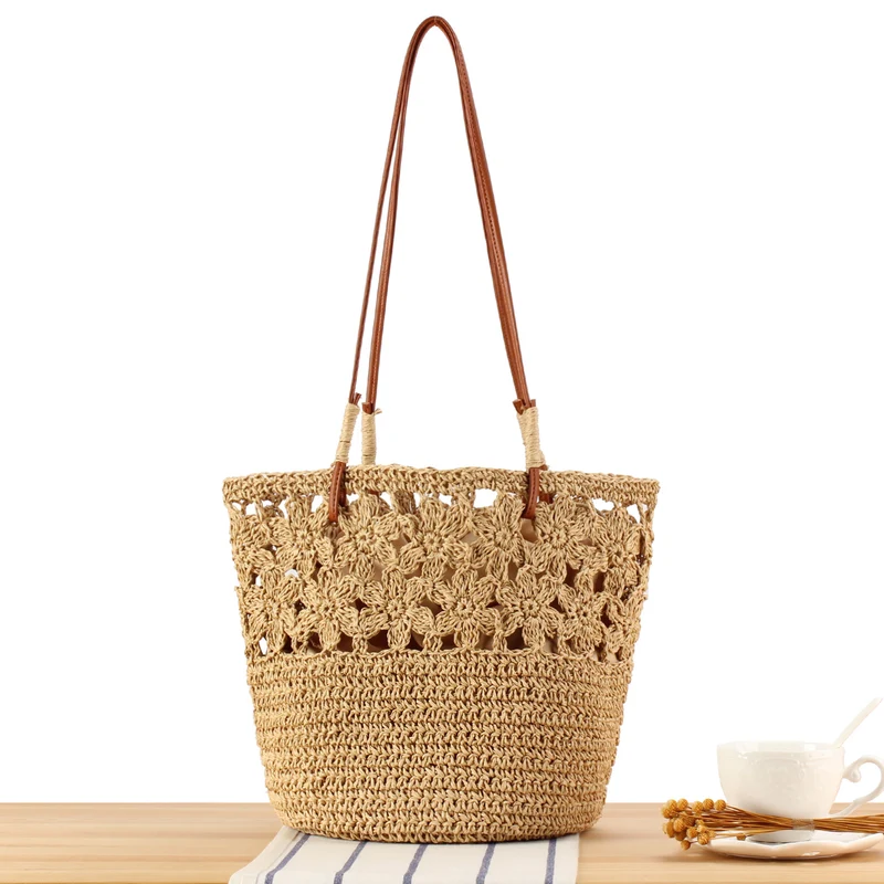 Handgeknüpfte Strandtasche mit floralen Details Skanto