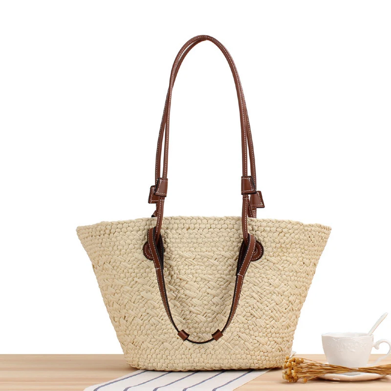 Strandtasche aus handgefertigtem Naturmaterial mit stabilem Ledergriff Skanto