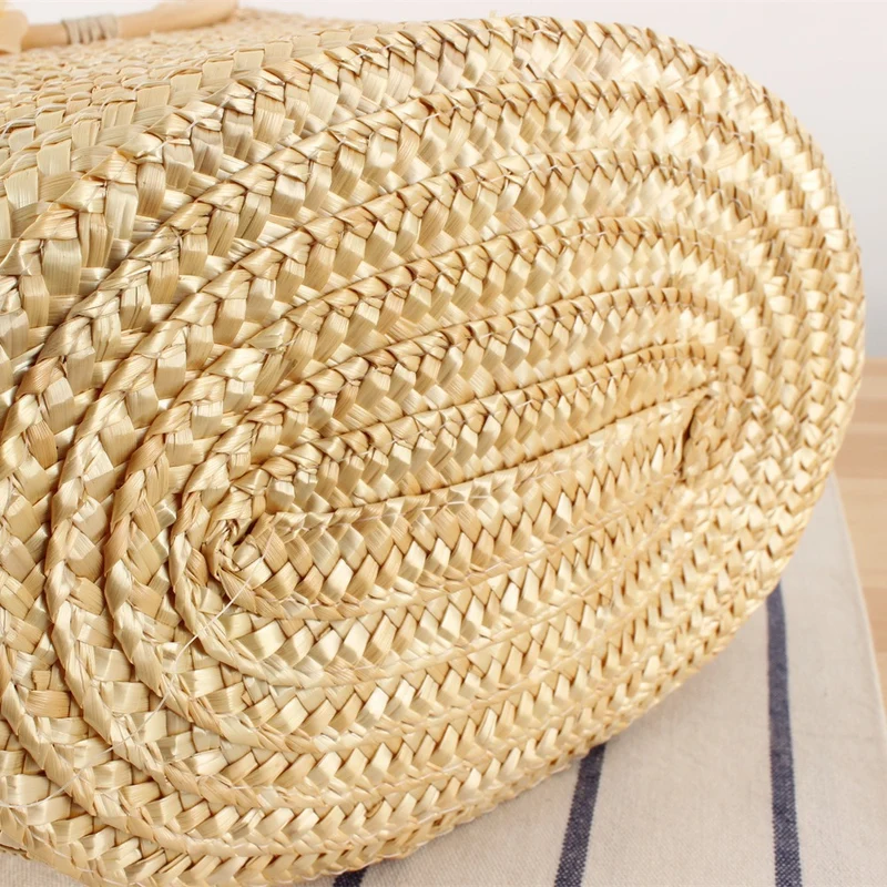 Korbtasche mit dekorativem Blumendesign Skanto