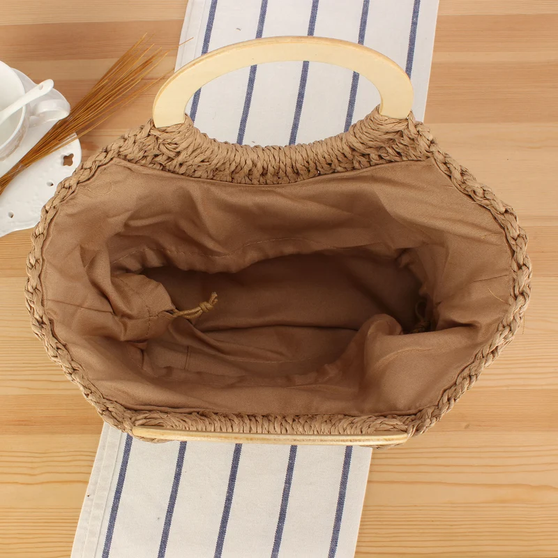 Designer-Tasche aus handgeflochtenem Korbgeflecht mit Holzgriff Skanto