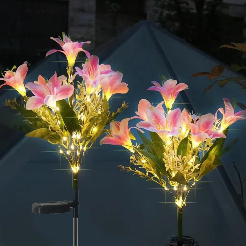 Solarbetriebener lebensechter Lilienblüten-Landschaftsstecker mit Mikro-LED-Cluster und teleskopischem Erdspieß Skanto