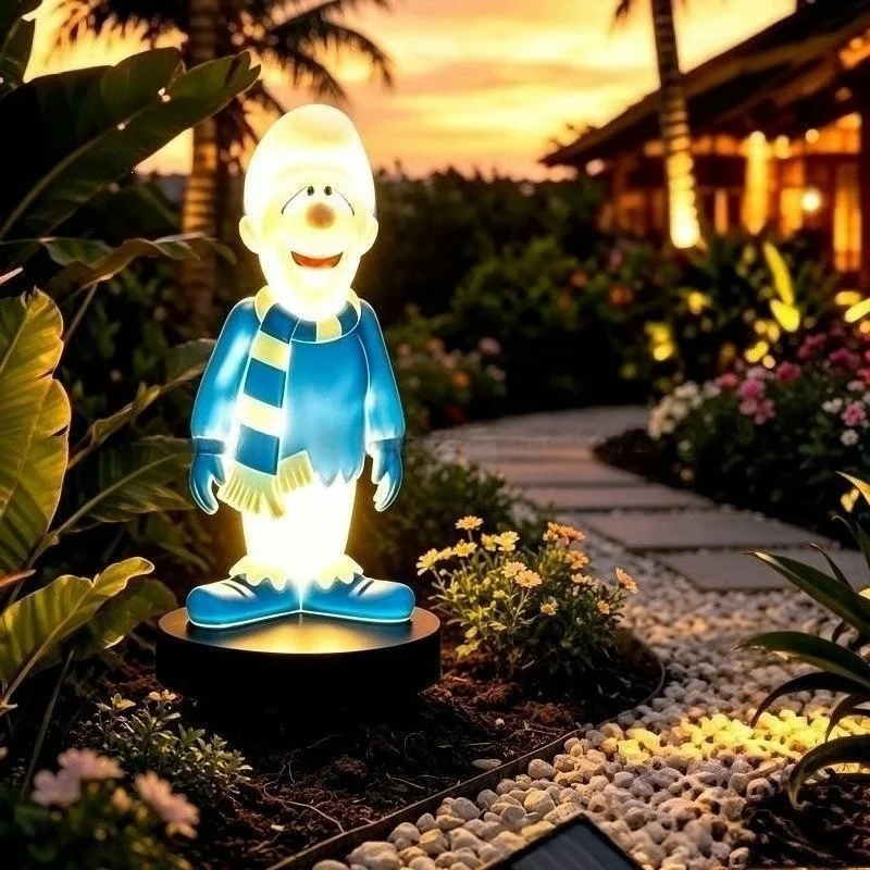 Solarbetriebene Cartoon-Flammenfigur-Gartensteckerleuchte mit Acryldiffusor und verstellbarem Erdspieß Skanto