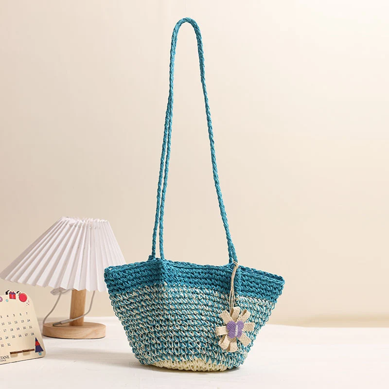 Moderne handgefertigte Handtasche mit Blumenakzent Skanto