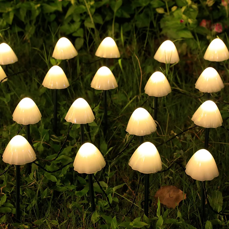Halbmond Solar-Gartenstecker mit strukturiertem Acryl-Diffusor und warmweißer LED Skanto