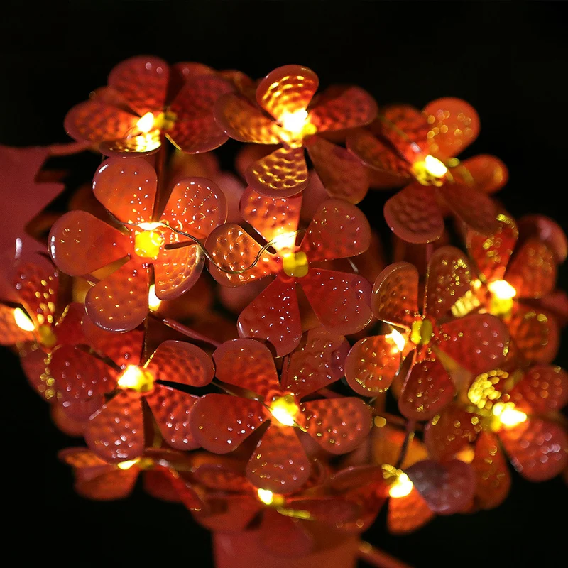 Dekorative Metall-Pfau-Gartenstecker-Skulptur mit integrierten LED-Lichterketten und wetterfestem Outdoor-Erdspieß Skanto