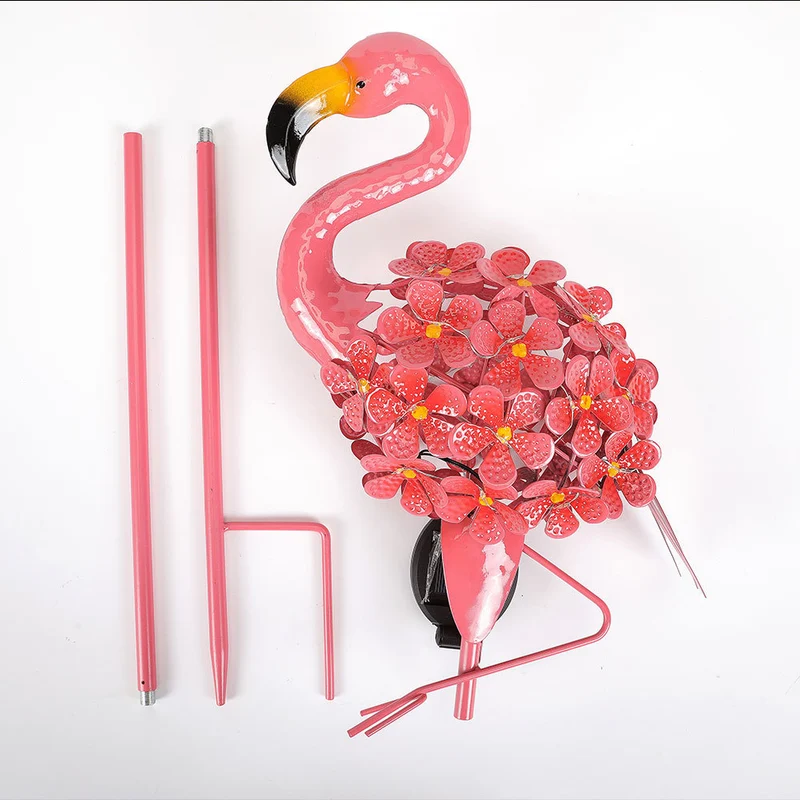 Dekorative Metall-Pfau-Gartenstecker-Skulptur mit integrierten LED-Lichterketten und wetterfestem Outdoor-Erdspieß Skanto