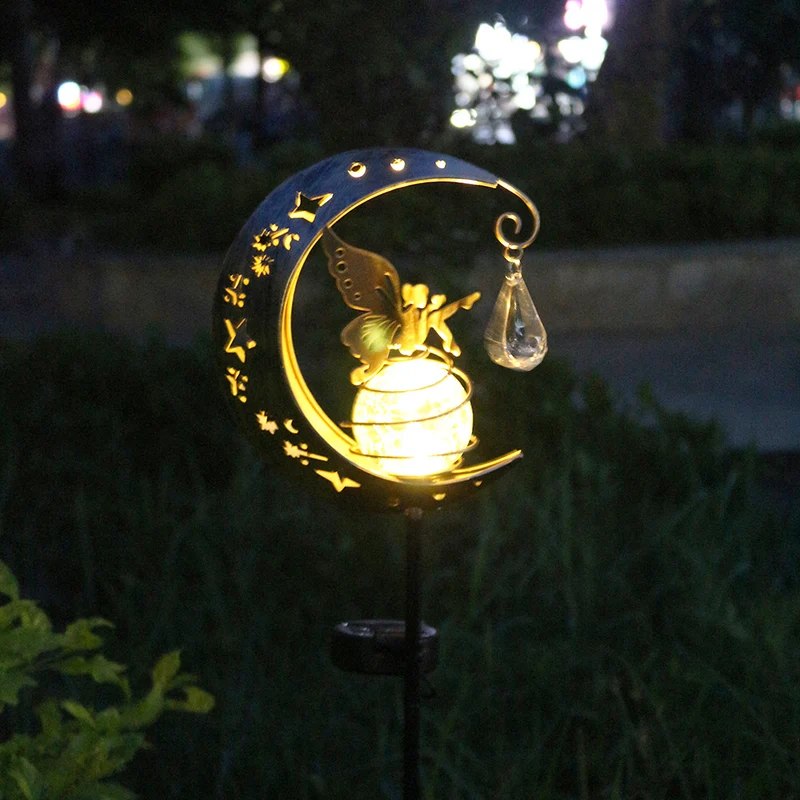 Dekoratives Halbmond Solar-Gartenstecker Licht mit Kristallkugel und Schmetterling Skanto