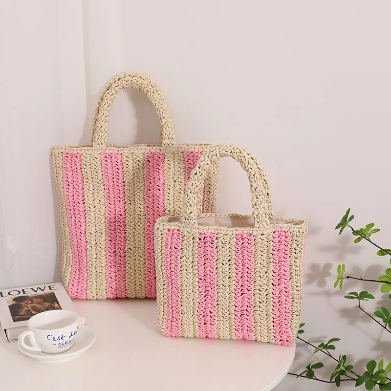 Moderne Strohtasche mit strukturiertem Faltdesign Skanto