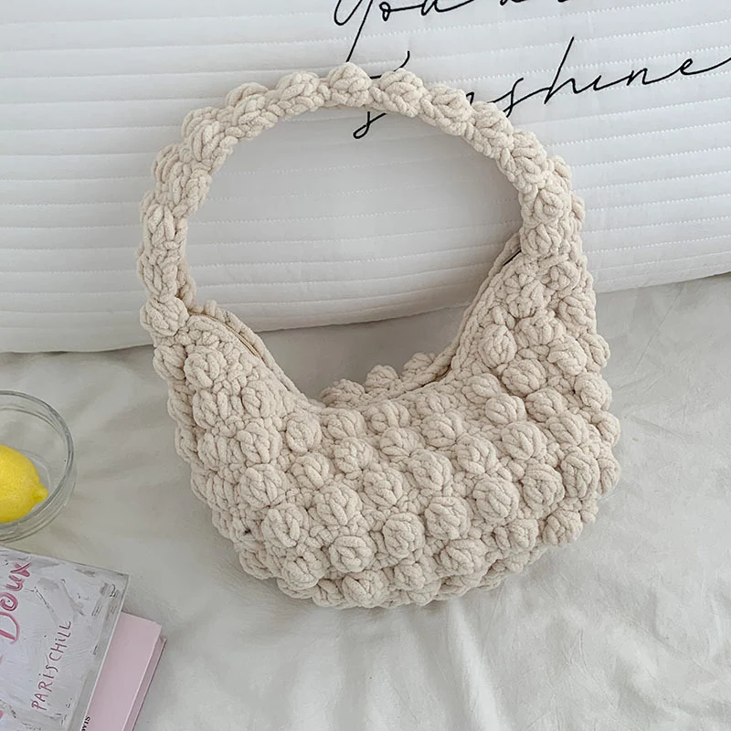 Handgemachte Tasche mit strukturierter Oberfläche Skanto