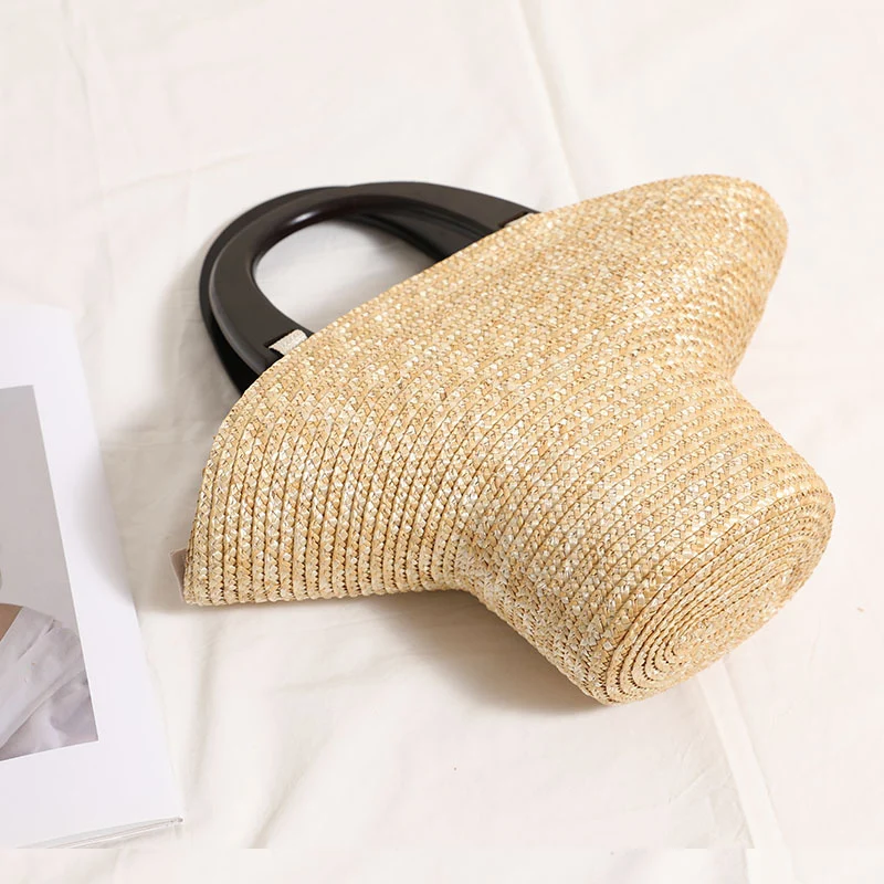 Moderne Handtasche mit stilvollen Kunststoffgriffen Skanto