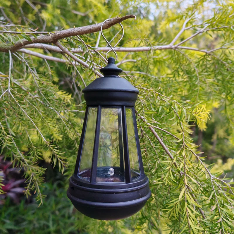 Vintage Metall-Tischlampe mit warmer LED-Drahtbeleuchtung, wiederaufladbarem USB-Anschluss und tragbarem Hängegriff Skanto