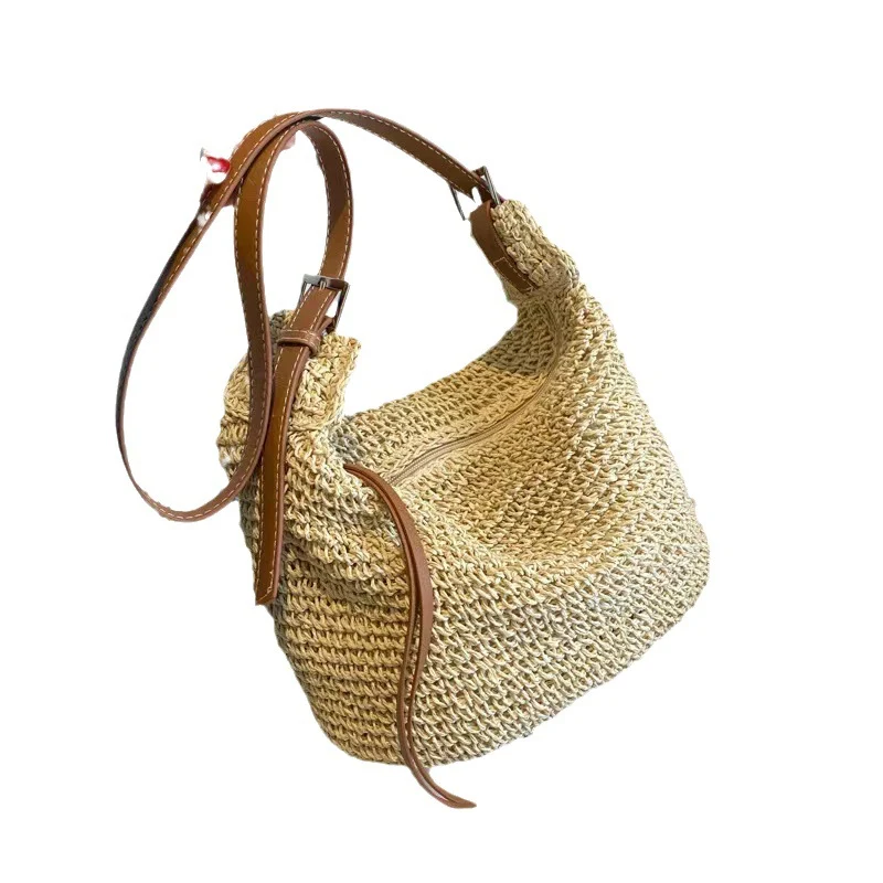 Edle Raffia-Umhängetasche mit Lederdetails Skanto