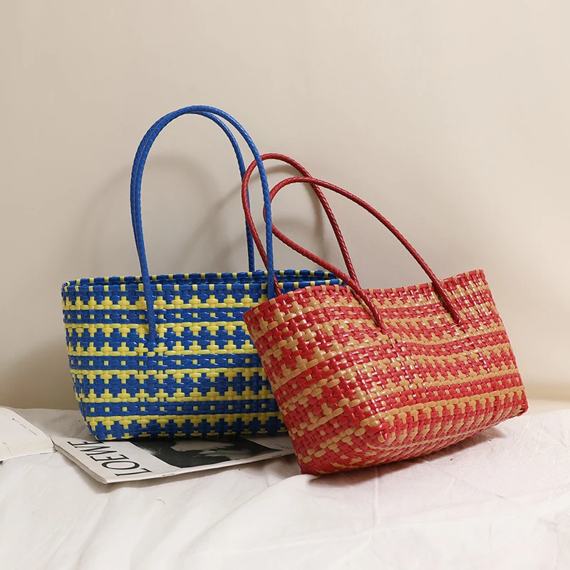 Geflochtener Raffia-Korb mit farbigem Kontraststreifen Skanto