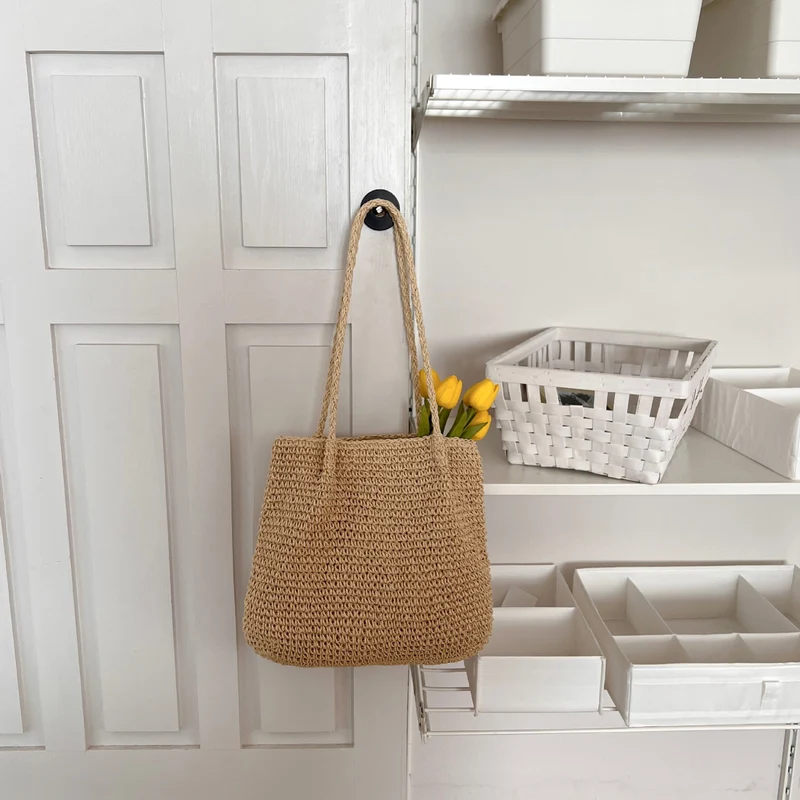 Elegante gewebte Tasche mit geräumigem Innenraum Skanto