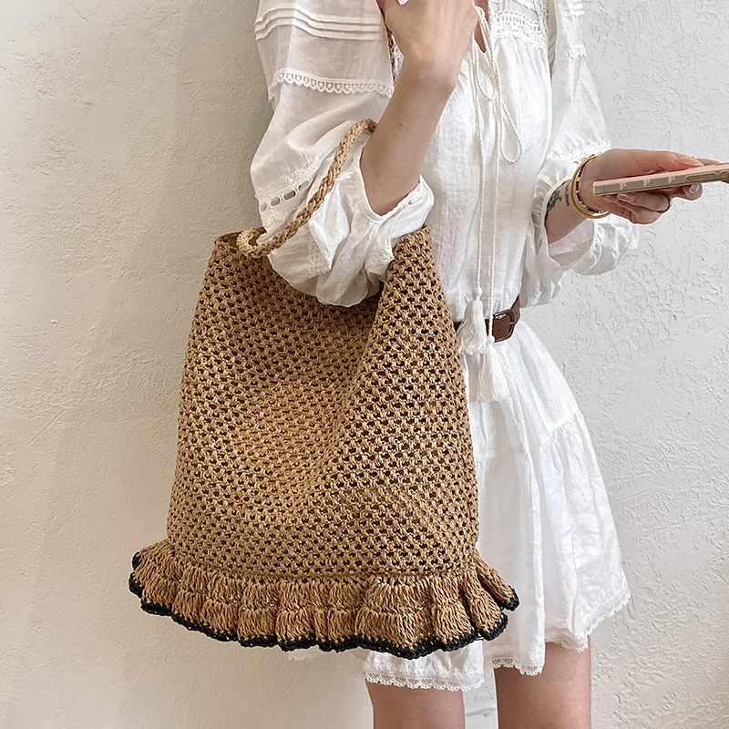Handgefertigte Strohtasche mit Fransenrand Skanto