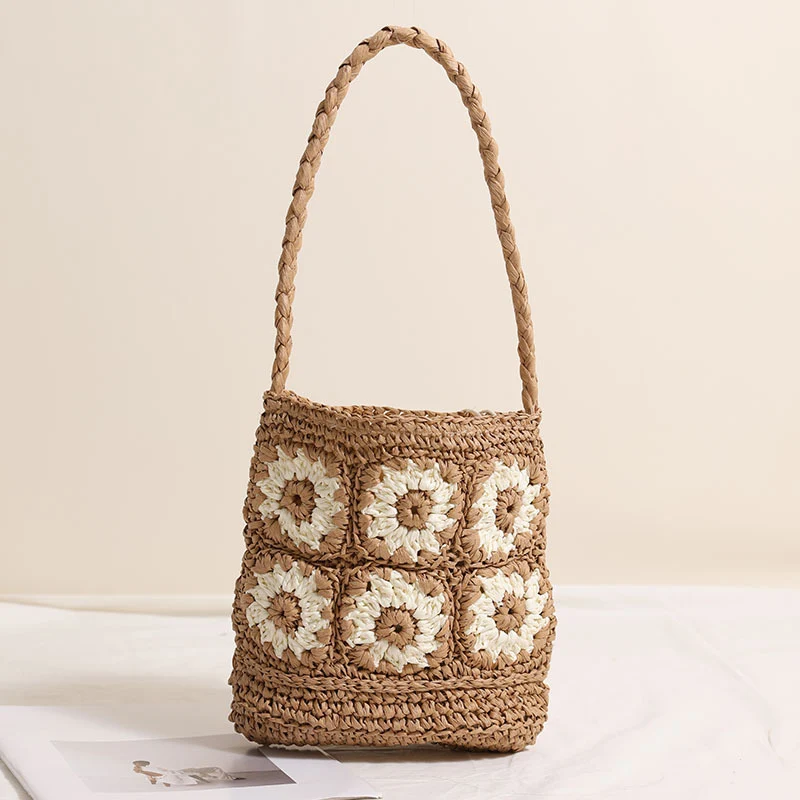 Handgefertigter Picknickkorb mit Blumenmuster Skanto