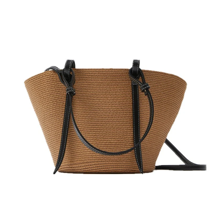 Geräumige Korbtasche mit eleganten Lederdetails Skanto