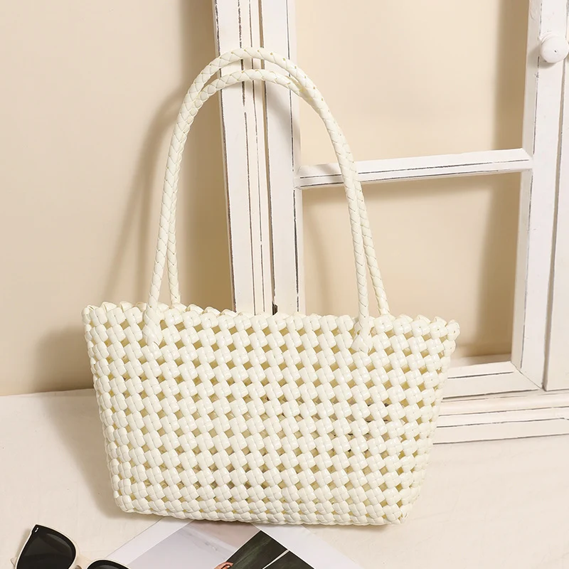 Geflochtene Strandtasche mit praktischem Faltmechanismus Skanto