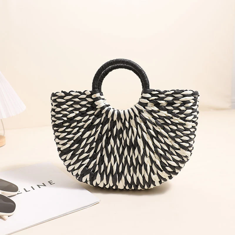 Geflochtene Korbtasche mit einzigartigem Design Skanto
