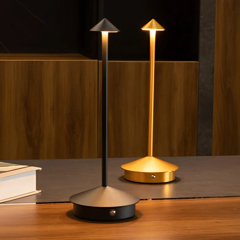 Skanto | Pina Pro – Stilvolle dimmbare USB-Tischlampe