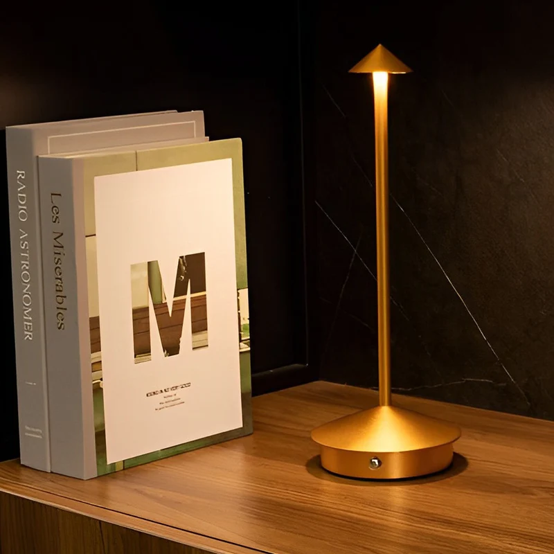 Skanto | Pina Pro – Stilvolle dimmbare USB-Tischlampe
