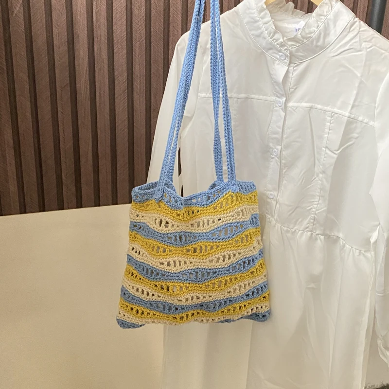 Handgeknüpfte Strandtasche mit Wellenmuster Skanto