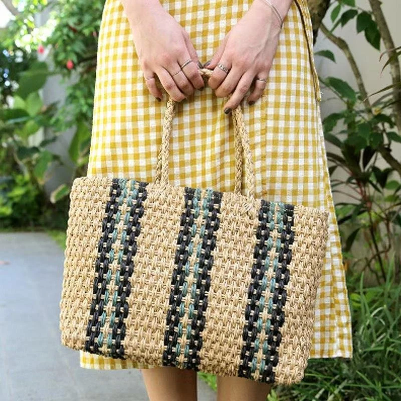 Eleganter und geräumiger Stroh-Shopper mit auffälligem Streifen-Design Skanto
