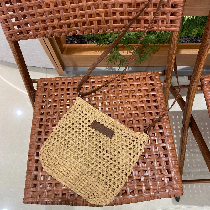 Handgeknüpfte Umhängetasche mit Lederdetail Skanto