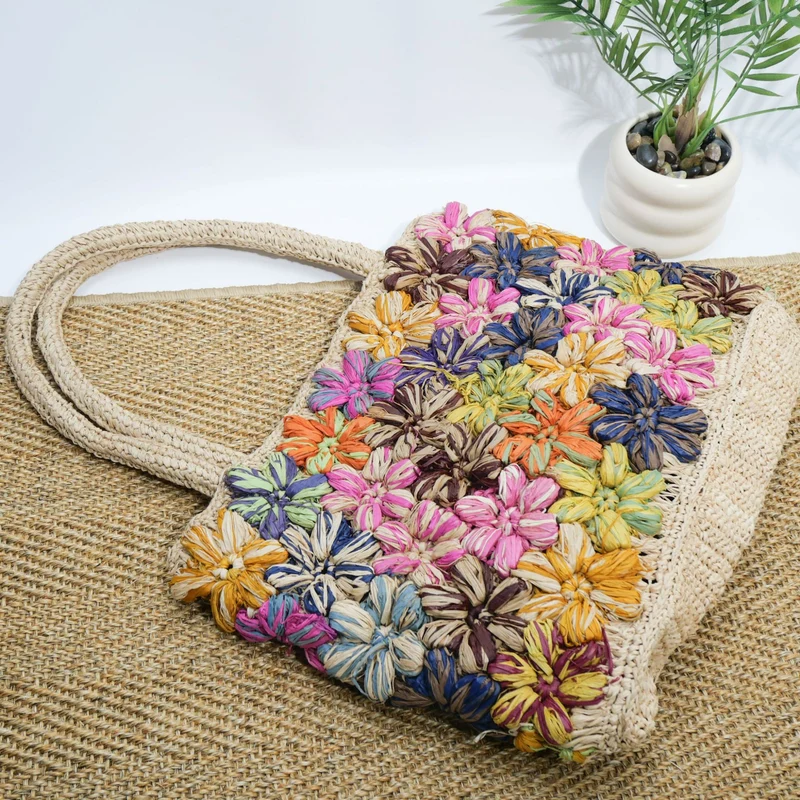 Handtasche mit bunten Blumenapplikationen Skanto