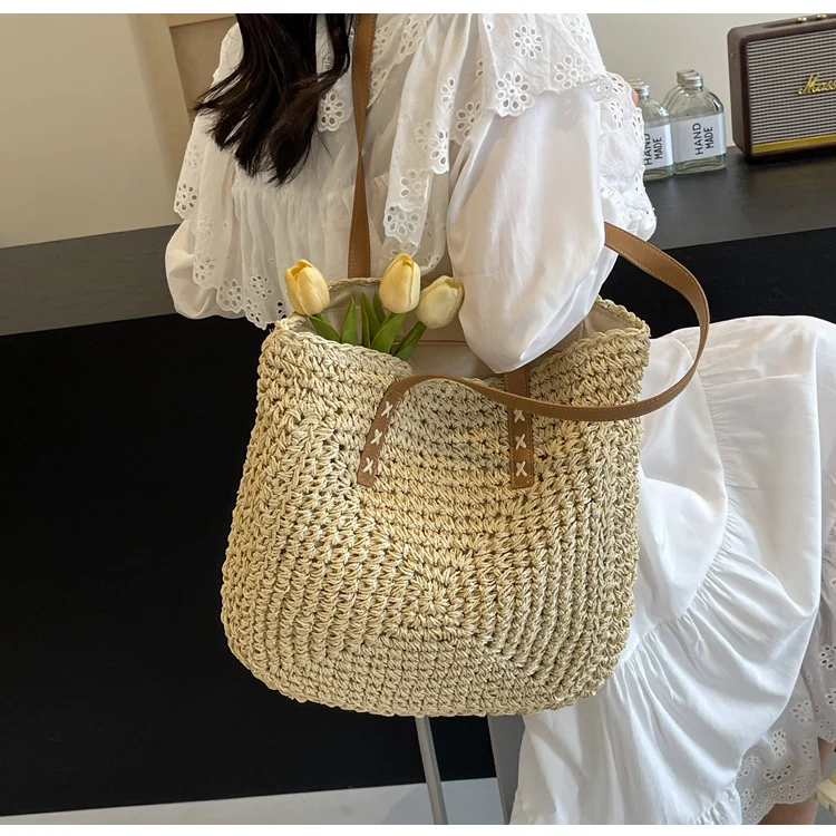 Elegante Raffia-Tote-Bag mit Ledergriff Skanto