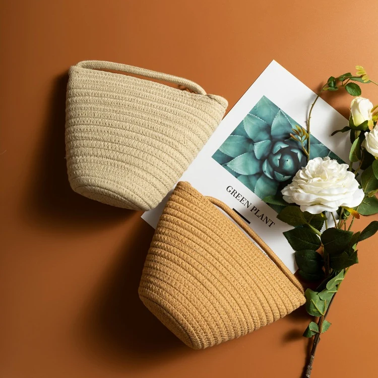 Handgeknüpfte Handtasche mit stilvollem Textilmix Skanto