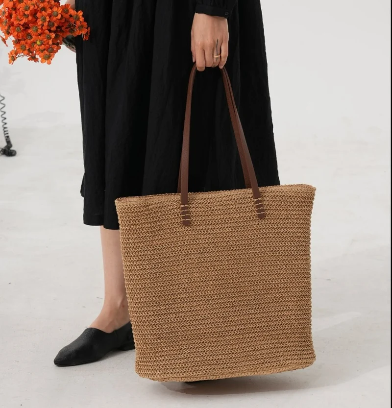 Geräumige Handtasche aus hochwertigem geflochtenem Naturmaterial Skanto