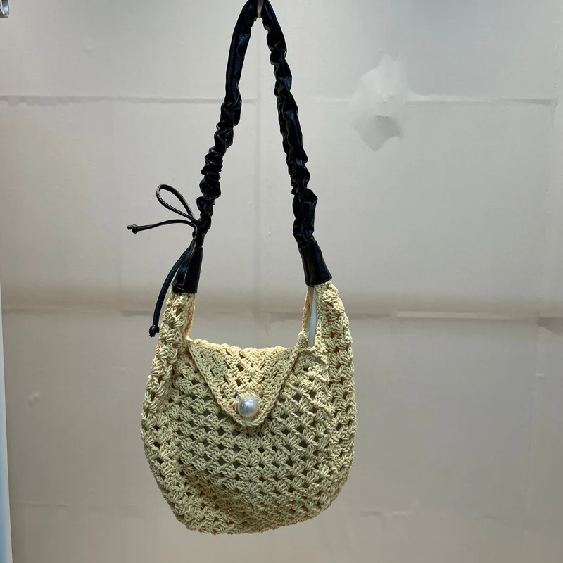 Handgeknüpfte vielseitige Tasche mit eleganten Perlenverzierungen Skanto
